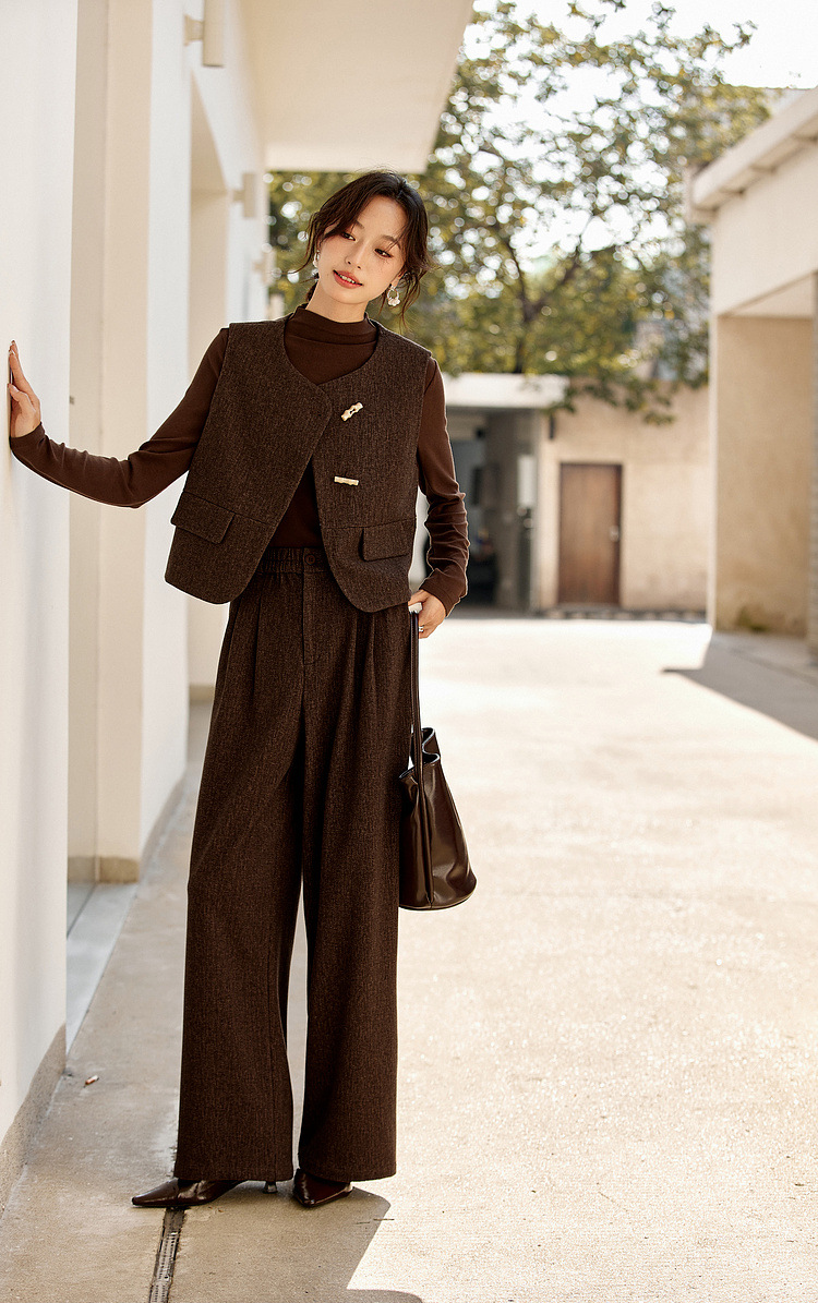 Herringbone Three-Piece Set �Vest, Blouse & Wide-Leg Pants