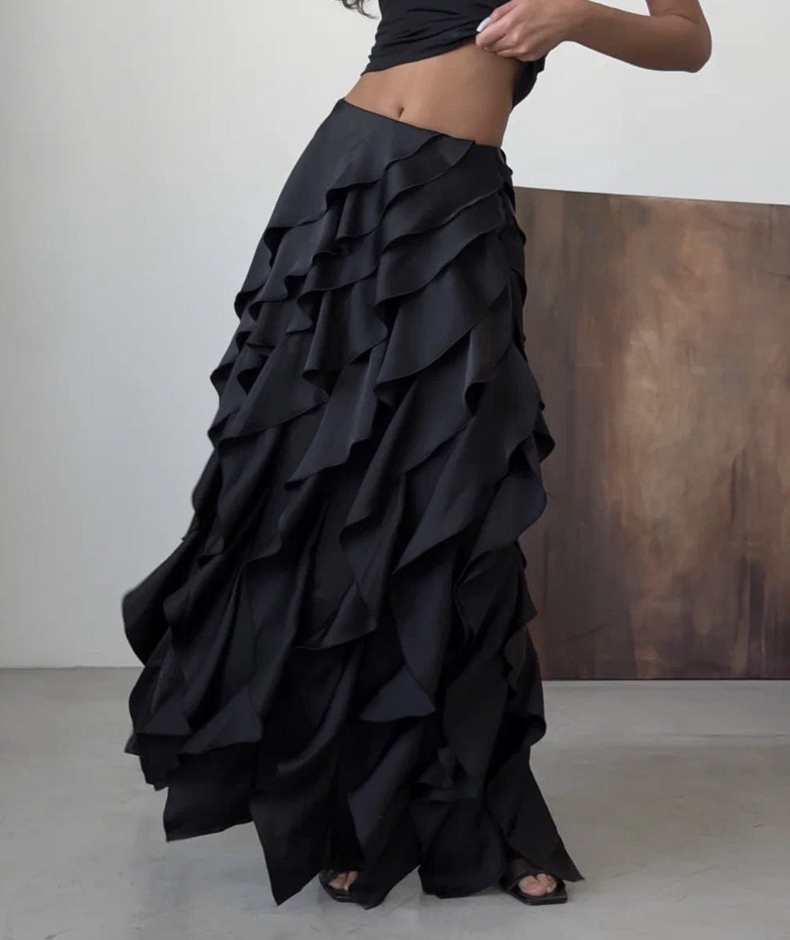 Mercedes Statement Women's Evening Dress with Flowing Ruffle Details Elevated Occasion Wear