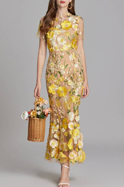 Tulle 3D Floral Embroidered Form-Fitting Midi Dress