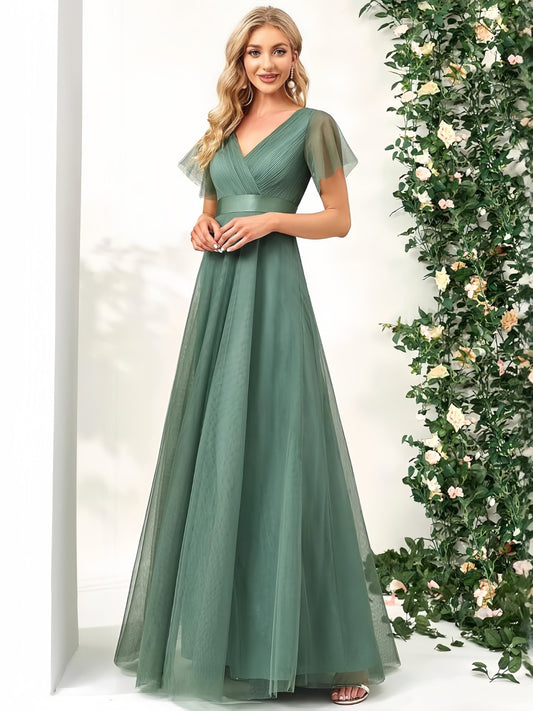 Fashionable and elegant new evening dresses