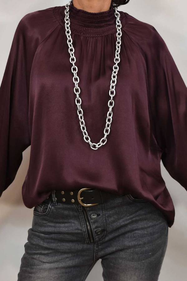 SATIN BLOUSE WITH EGGPLANT COLLAR