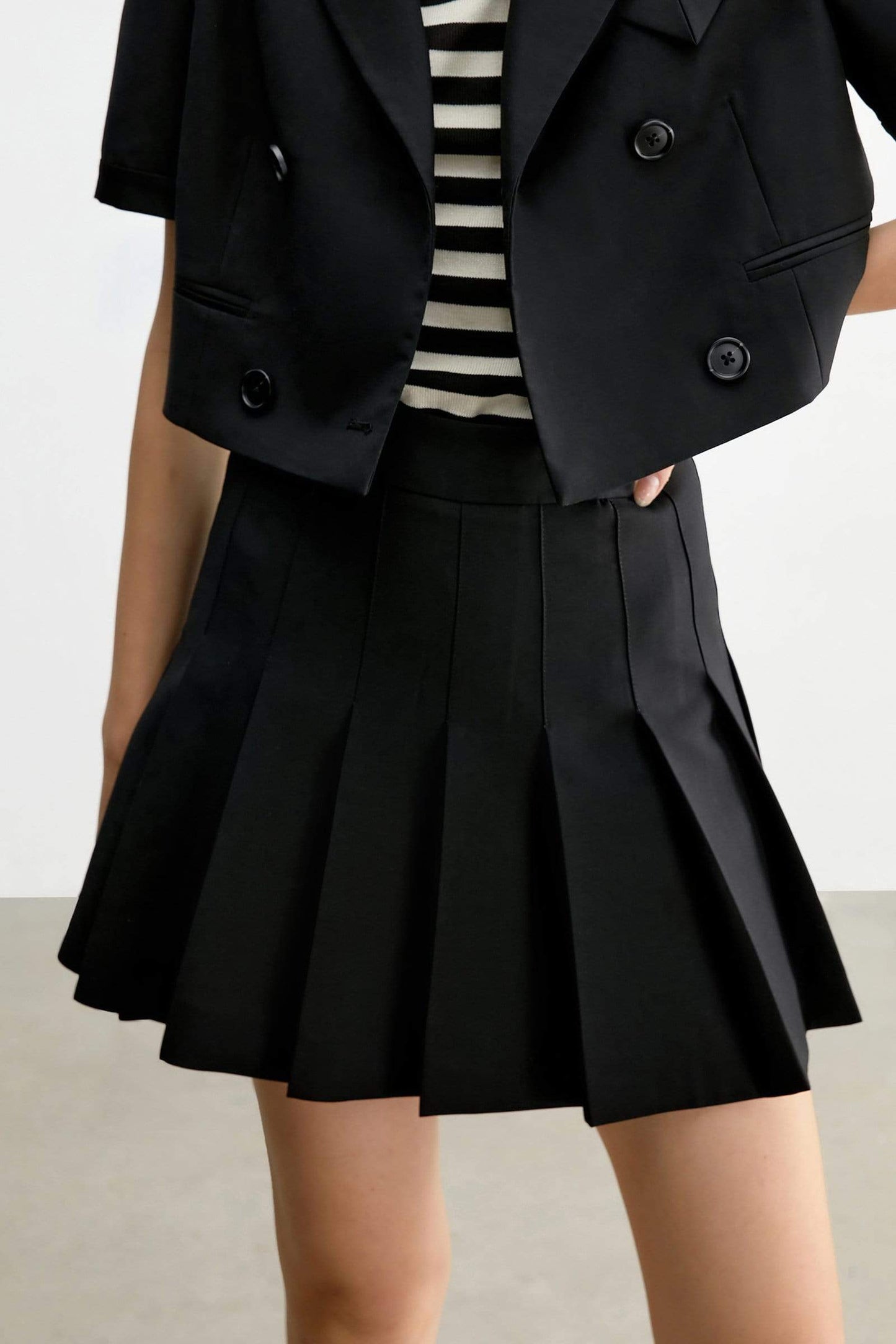 Charlize Black Pleated Skirt