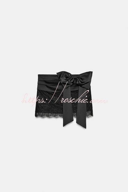 Anna Satin Bow Appliqu¡§| Mid Rise Lace Hem Mini Skirt