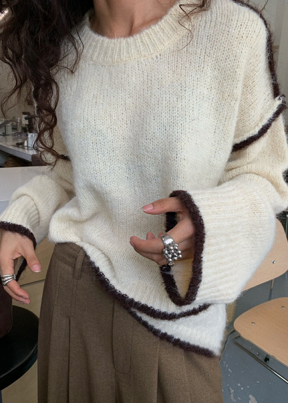Gray Fuzzy Contrast-Trim Sweater – Women’s Loose Crewneck Pullover