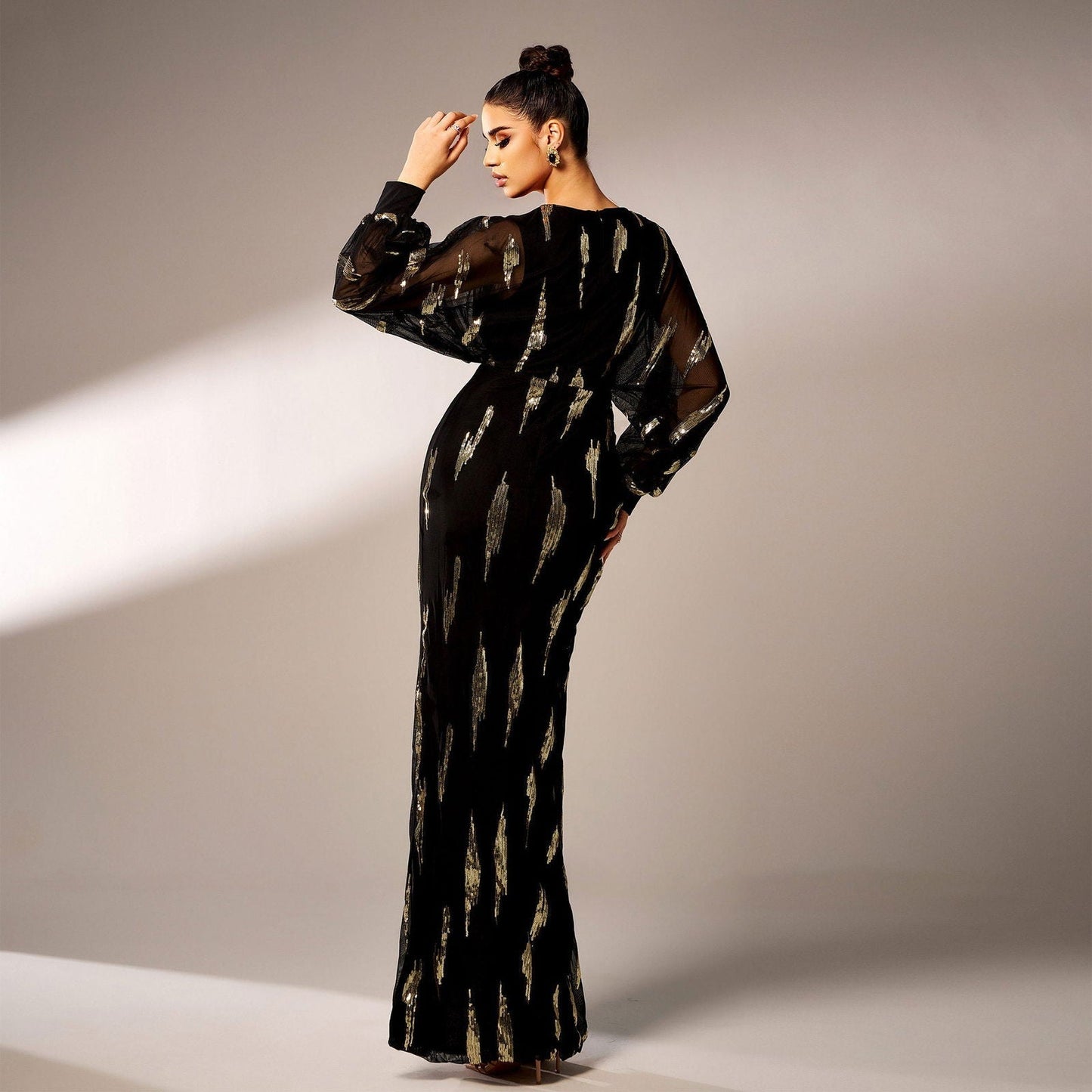 Long Sleeved Elegant V neck Long Sequined Cocktail Evening Dress Bridesmaid