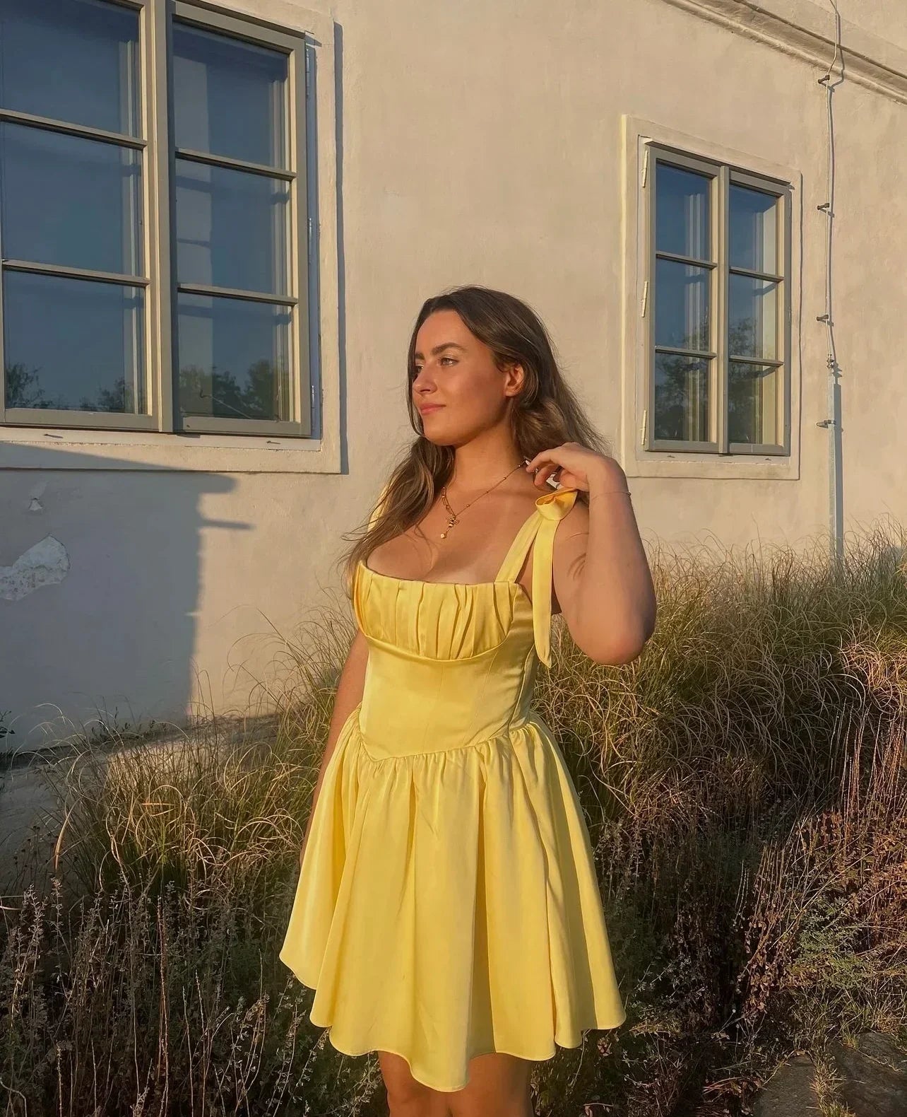 2025 Pleated Design Tie up Sleeveless Summer Dresses Women Solid Color Slim Fit Mini Dress Simple Fashion Party Dress