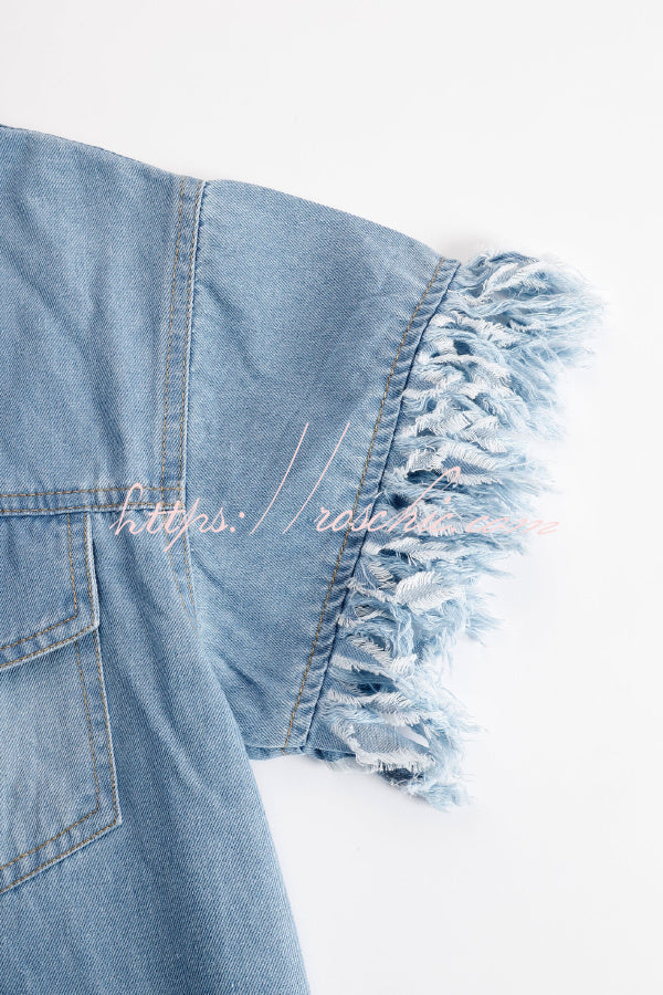 Loose-fitting Short-sleeved Shirt with Fringed Denim Mini Skirt