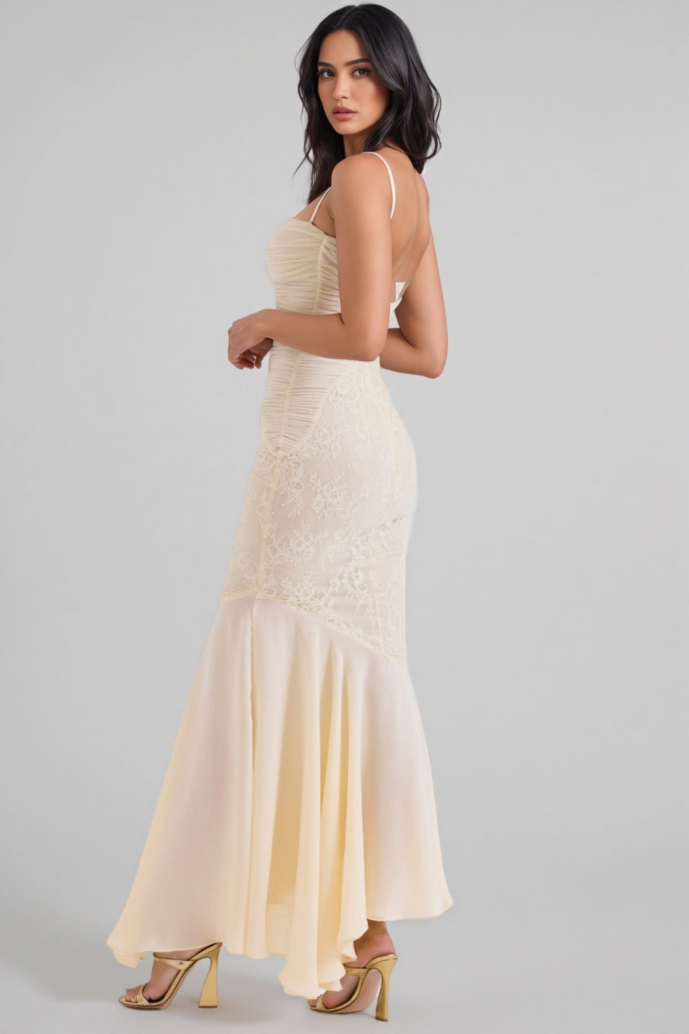 Vaelse Lace Ruffle Halter Maxi Dress