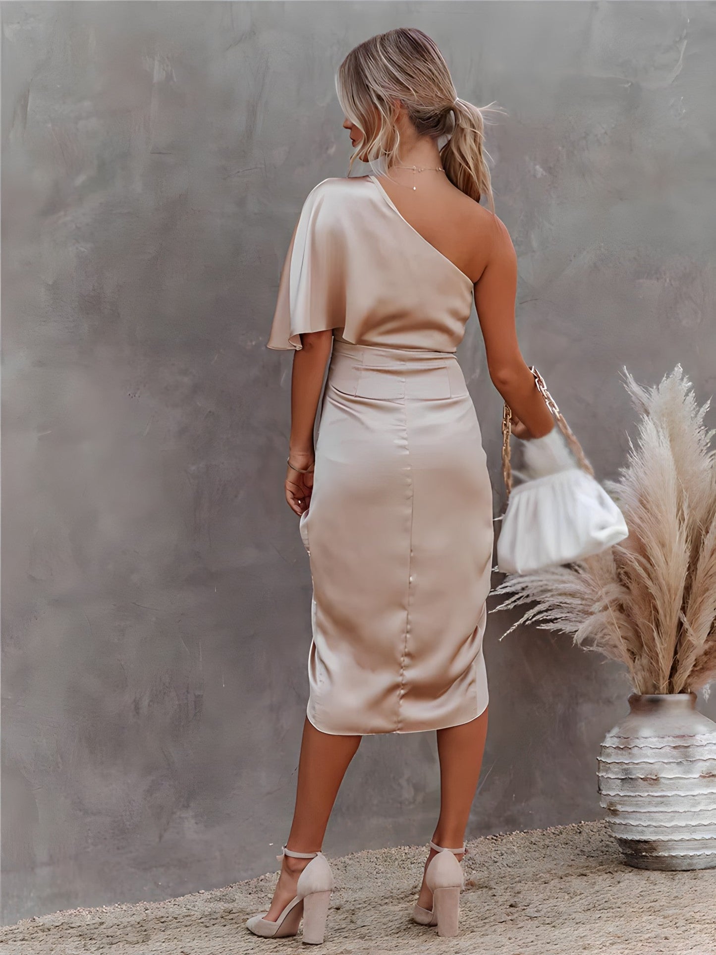 Gaby Elegant Midi Dress
